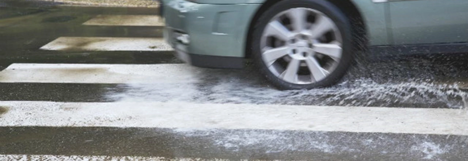 Five things NOT TO DO when driving in the rain